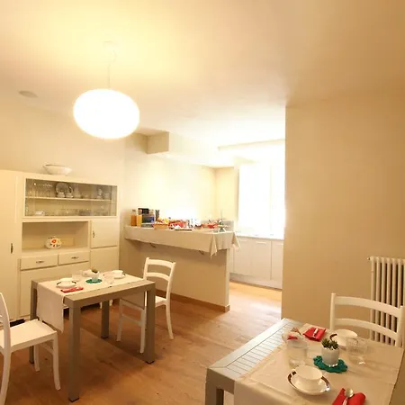 Antico Cancello Bed and Breakfast Λούκα